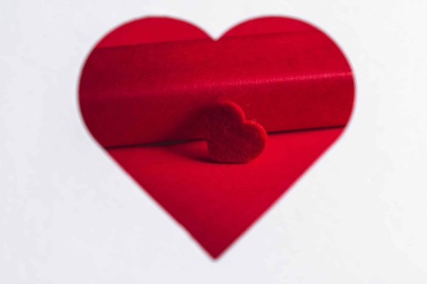 Quali tecniche psicologiche possono aiutare a superare il blocco dello scrittore?